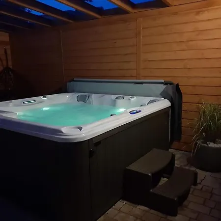 Flauta Caloroczne Z Prywatna Balia, Sauna I Jacuzzi *