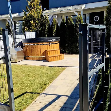 Holiday home Flauta Caloroczne Z Prywatna Balia, Sauna I Jacuzzi Sianozety