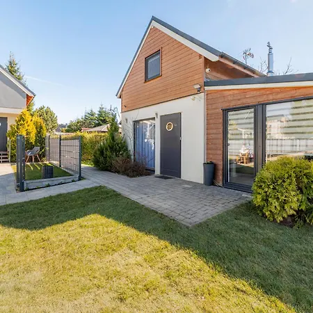 Flauta Caloroczne Z Prywatna Balia, Sauna I Jacuzzi Ferienhaus Sianożęty